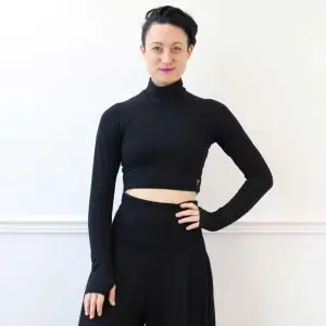 Crop-Turtleneck-Raglan-LS