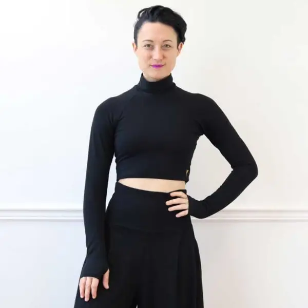 Crop-Turtleneck-Raglan-LS